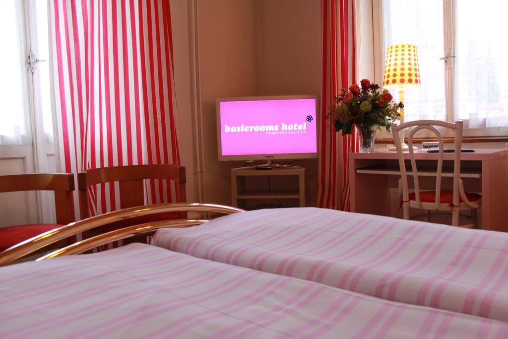 Basicrooms Hotel Unterseen Room photo